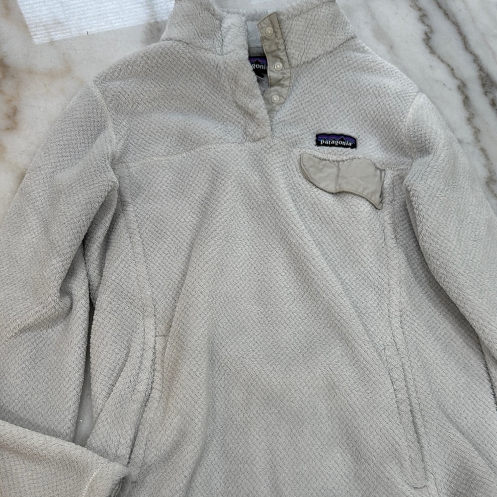 Patagonia Gray Ski Jacket with Insulated Warmth